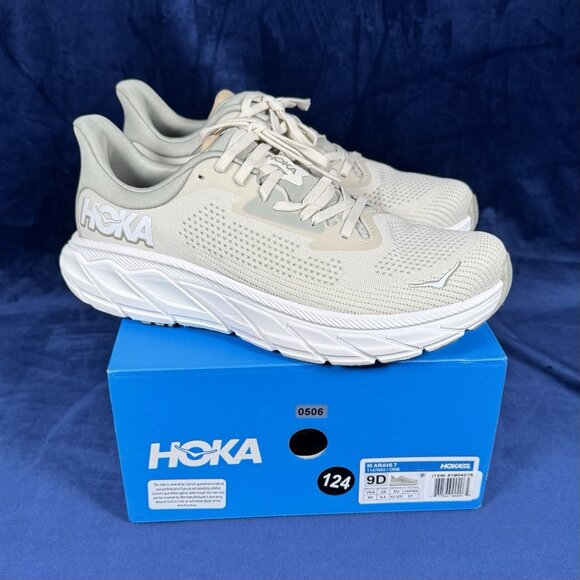NIB Size 9 - Hoka One One Arahi 7 Oat Milk Barley 0506
